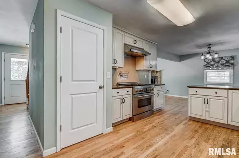1061 Archer Elevator Rd, Springfield, IL 62711 photo 9