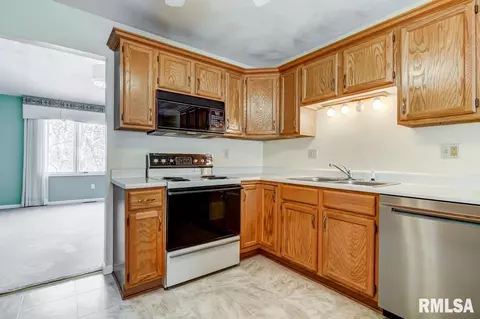 2529 Chapel Hill Rd, Springfield, IL 62702 photo 6