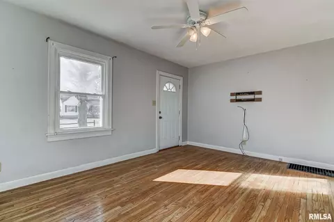 2924 S 3rd St, Springfield, IL 62703 photo 9