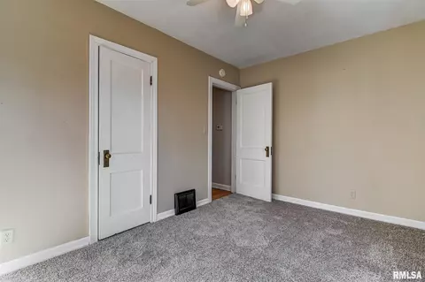 2924 S 3rd St, Springfield, IL 62703 photo 16