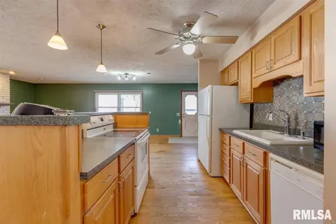 401 Armor Rd, Springfield, IL 62704 photo 6