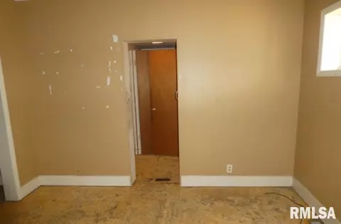 914 E Wood Ave, Springfield, IL 62702 photo 9