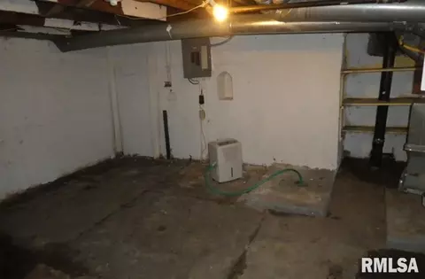 914 E Wood Ave, Springfield, IL 62702 photo 10