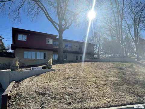 1301 E Lake Shore Dr, Springfield, IL 62712 photo 1