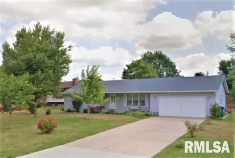 988 E Washington St, Riverton, IL 62561 photo 1