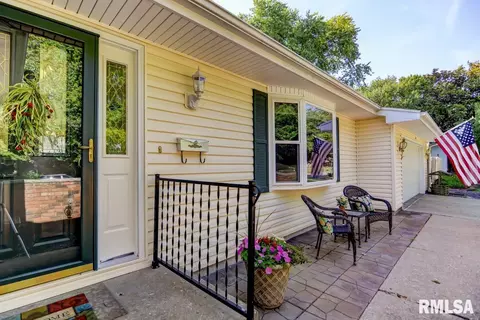 157 Golf Rd, Springfield, IL 62704 photo 2