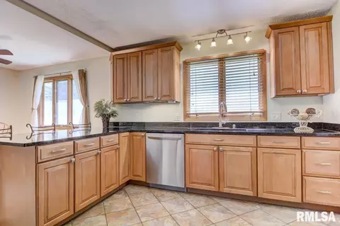 157 Golf Rd, Springfield, IL 62704 photo 9