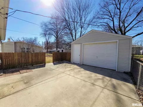 3527 Ivanhoe Dr, Springfield, IL 62703 photo 17