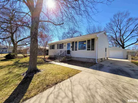 3527 Ivanhoe Dr, Springfield, IL 62703 photo 1