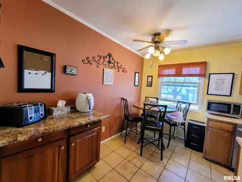 3527 Ivanhoe Dr, Springfield, IL 62703 photo 4