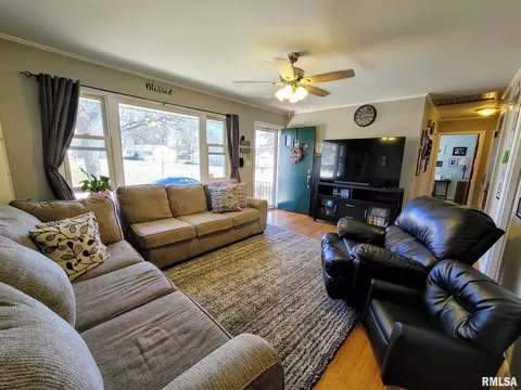 3527 Ivanhoe Dr, Springfield, IL 62703 photo 2