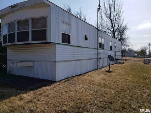 405 S Spring St, Mount Pulaski, IL 62548 photo 16