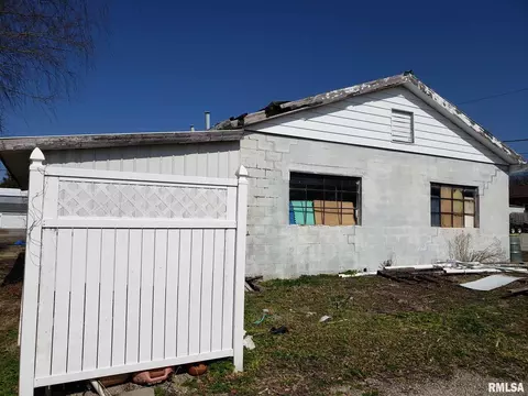 405 S Spring St, Mount Pulaski, IL 62548 photo 21