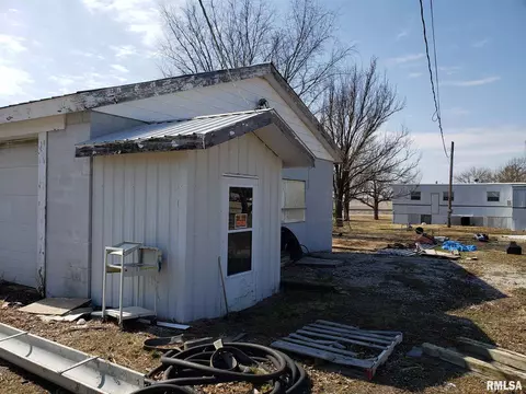 405 S Spring St, Mount Pulaski, IL 62548 photo 25