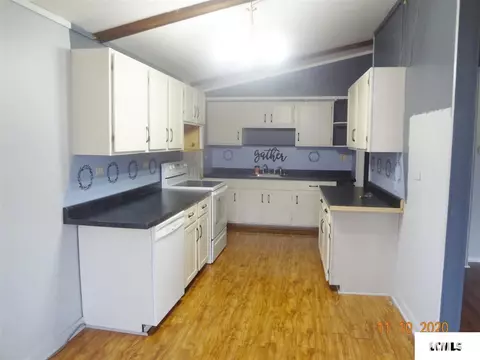 120 E Pine St, Broadwell, IL 62634 photo 5