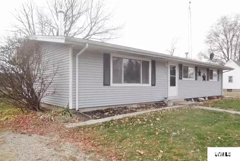 120 E Pine St, Broadwell, IL 62634 photo 1