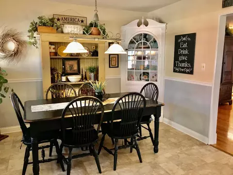 39 Vivian Ln, Springfield, IL 62712 photo 11