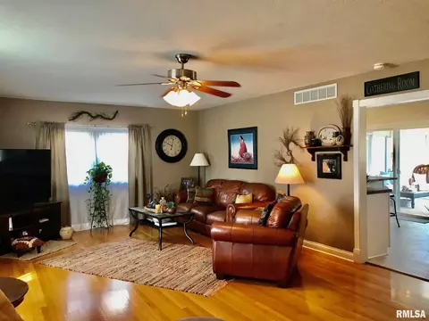 39 Vivian Ln, Springfield, IL 62712 photo 7