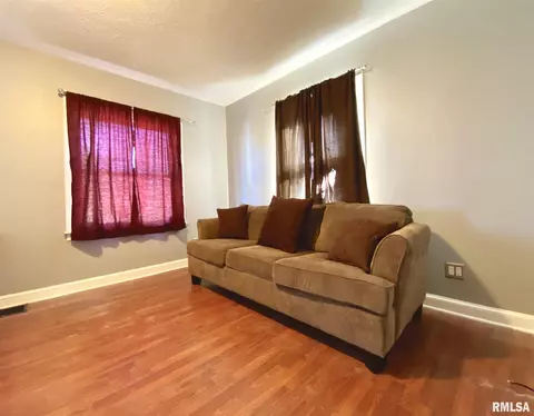 333 N Lincoln St, Springfield, IL 62702 photo 3