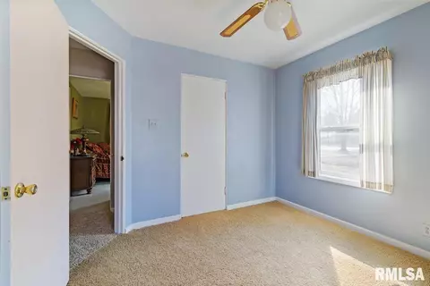 927 N Osburn Ave, Springfield, IL 62702 photo 15