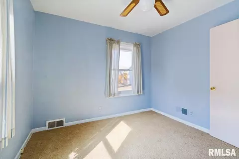 927 N Osburn Ave, Springfield, IL 62702 photo 17