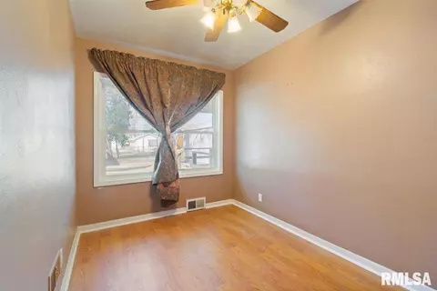 927 N Osburn Ave, Springfield, IL 62702 photo 11