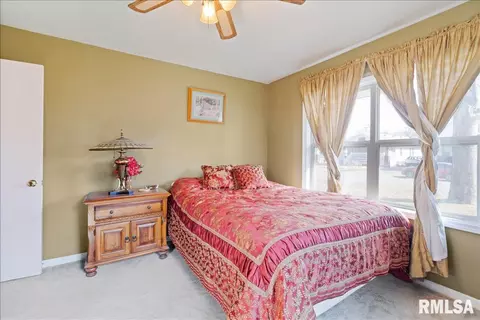 927 N Osburn Ave, Springfield, IL 62702 photo 13