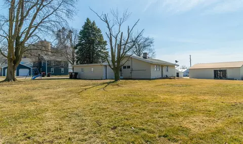 105 S Jefferson St, Danvers, IL 61732 photo 25