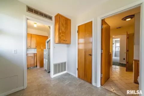 105 S Jefferson St, Danvers, IL 61732 photo 12