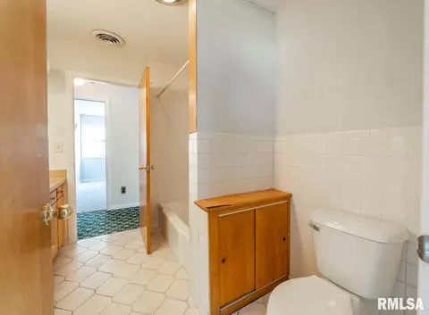 105 S Jefferson St, Danvers, IL 61732 photo 15