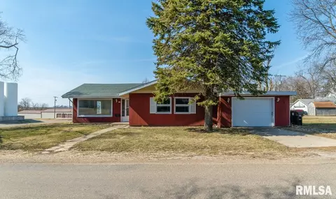 105 S Jefferson St, Danvers, IL 61732 photo 1