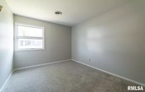 105 S Jefferson St, Danvers, IL 61732 photo 20