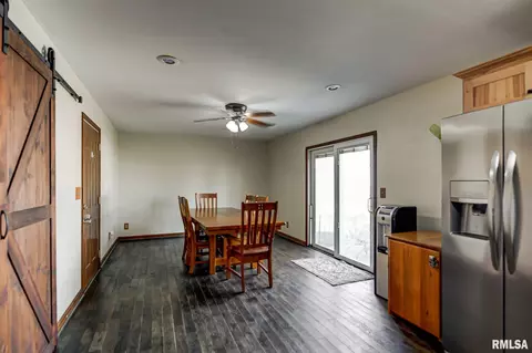 714 E Illinois St, Assumption, IL 62510 photo 7