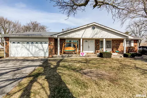 714 E Illinois St, Assumption, IL 62510 photo 1