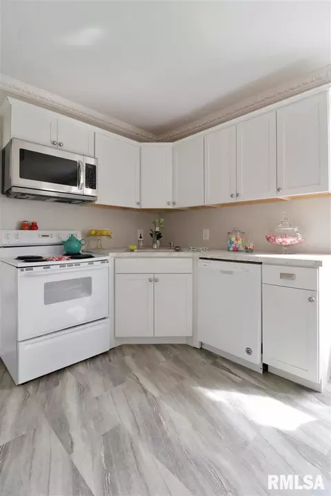 1026 N 5th St, Springfield, IL 62702 photo 12