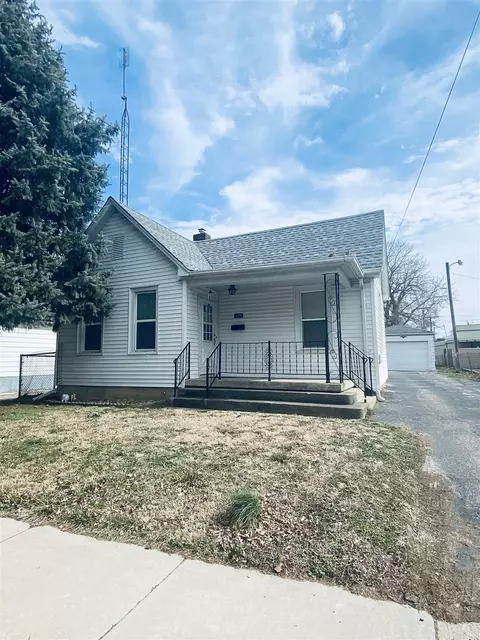 2026 N 11th St, Springfield, IL 62702 photo 1
