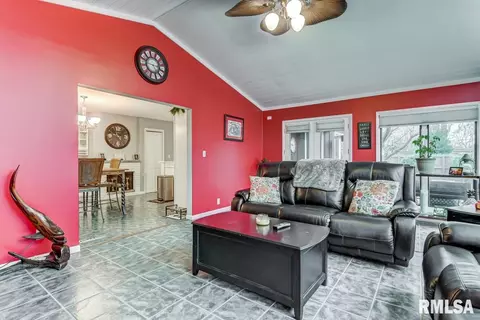 101 Cartwright Dr, Springfield, IL 62711 photo 16