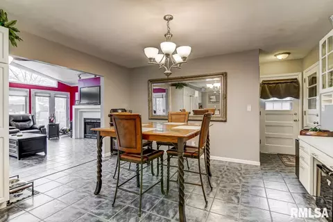 101 Cartwright Dr, Springfield, IL 62711 photo 9