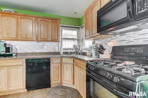 1812 E Black Ave, Springfield, IL 62702 photo 11