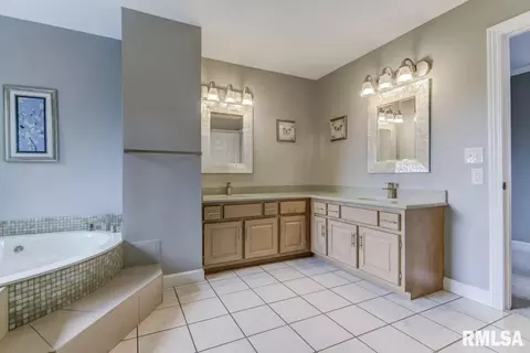 3208 Falcon Point Pt, Springfield, IL 62711 photo 12