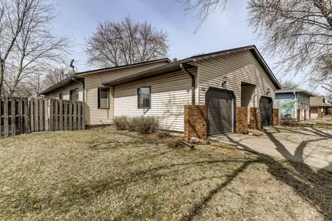 259 Bellerive Dr, Springfield, IL 62704 photo 2