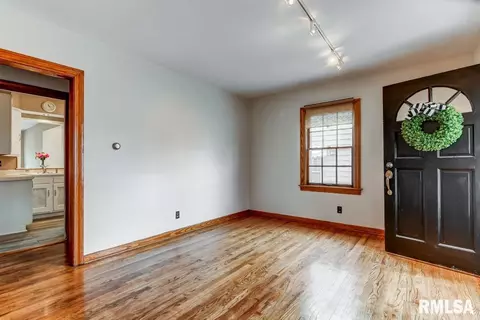 1333 W Iles Ave, Springfield, IL 62704 photo 5