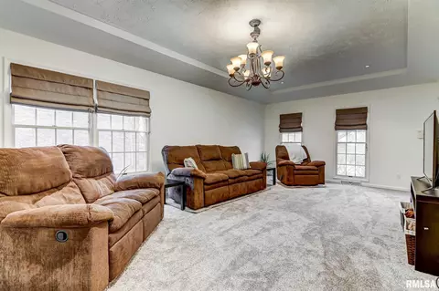 2620 Hazelnut Dr, Springfield, IL 62702 photo 5