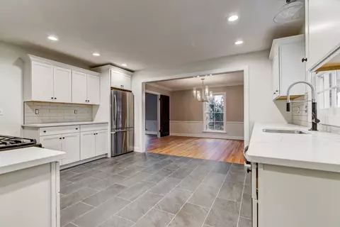 2136 Huntleigh Rd, Springfield, IL 62704 photo 9