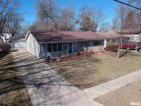 117 Adloff Ln, Springfield, IL 62703 photo 1