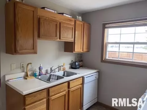 4005 Mccormick Dr, Springfield, IL 62707 photo 9