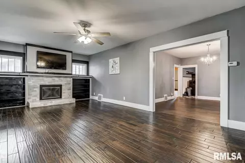 2040 S 4th St, Springfield, IL 62703 photo 4