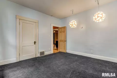 2040 S 4th St, Springfield, IL 62703 photo 17