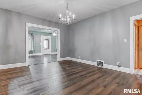 2040 S 4th St, Springfield, IL 62703 photo 9