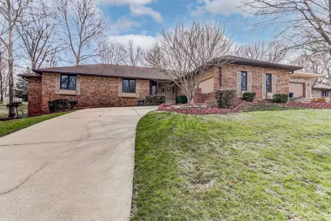 3828 W Bluffs Rd, Springfield, IL 62707 photo 1